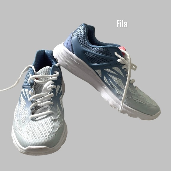 Fila USA Menory Lace Up Women White Blue Knit Running Shoe Sneaker Comfort SZ 7 - Picture 1 of 8